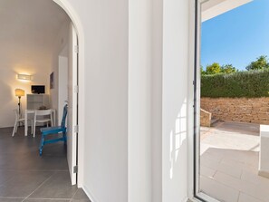 1 bedroom, bed sheets - Cozy Holiday Home in S. Maria di Castellabate With Garden (Castellabate)