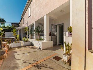 Exterior - Cozy Holiday Home in S. Maria di Castellabate With Garden (Castellabate)