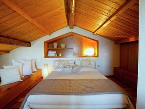 4 bedrooms, individually furnished, bed sheets - Villa in Tuscany With Pool and Valley Views (Castiglion Fiorentino)