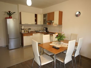 Apartment | Dining