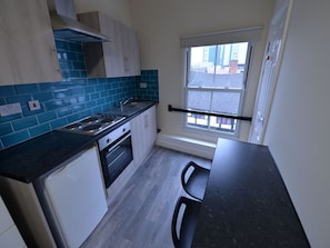 Private kitchen - Lovely Apartment in Coventry near Coventry Cathedral (Coventry)