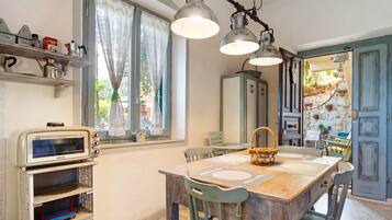 Apartment | Private kitchen | High chair