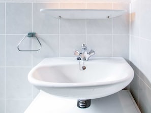 Bathroom - Alluring Holiday Home in De Haan near Sea Beach (De Haan)