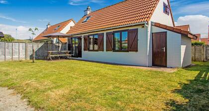 Alluring Holiday Home in De Haan near Sea Beach
