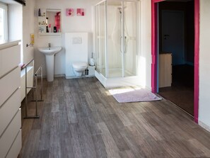Apartment | Bathroom | Towels