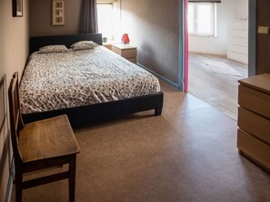 Apartment | 2 bedrooms, iron/ironing board