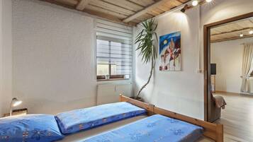 Căn hộ | 2 phòng ngủ, trang bị nội thất với thiết kế riêng biệt, bộ trải giường