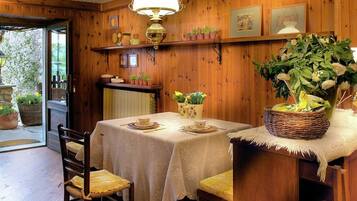 Chalet | Tempat makan
