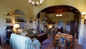 Unclassified image, 5 of 17, button - Splendid Farmhouse in Cortona With Swimming Pool (Cortona)
