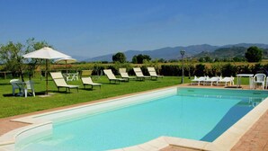 Unclassified image, 2 of 17, button - Splendid Farmhouse in Cortona With Swimming Pool (Cortona)