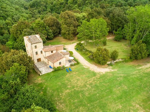 Pleasant Farmhouse in Rapolano Terme With Swimming Pool