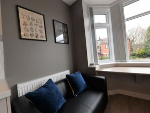 Apartment | Private kitchen | Microwave, oven, stovetop