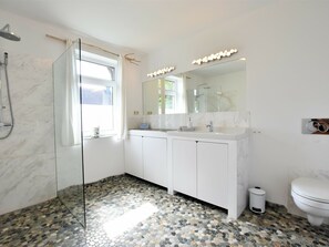 House | Bathroom | Shower