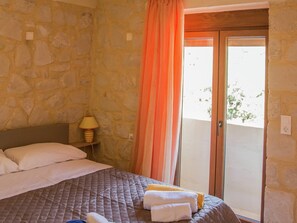 Villa - Beach View Villa in Bali near City Center with Private Pool (Mylopotamos)