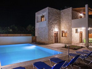 Villa | Pool - Beach View Villa in Bali near City Center with Private Pool (Mylopotamos)