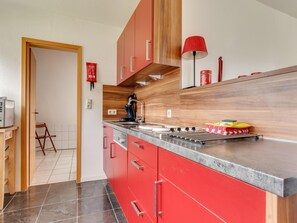 House | Private kitchen | High chair - Inviting Holiday Home in Winterberg-Hildfeld near Ski Slopes (Winterberg)