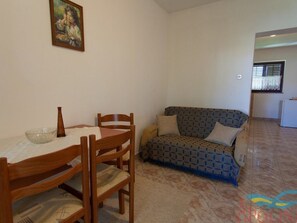 Apartment | Dining