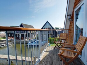 Balcony - Holiday Residence on the Water With Docking Space for two Boats (Norwich)