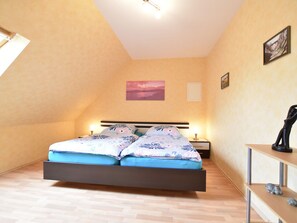Apartment | 1 bedroom, individually furnished, bed sheets