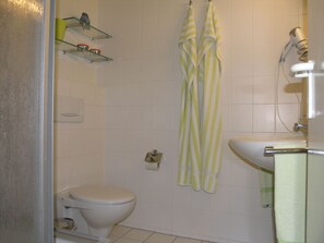 House | Bathroom - Comfortable Cottage Near Sea in Zingst (Zingst)