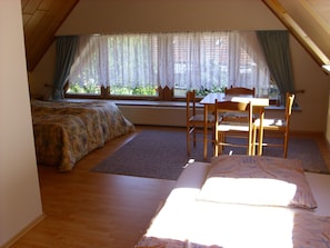 Dining - Cozy Apartment With Garden in Schlowe (Borkow)