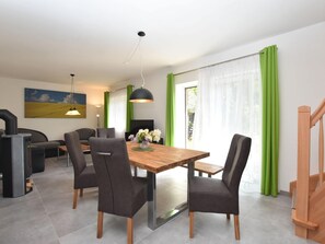 House | Dining