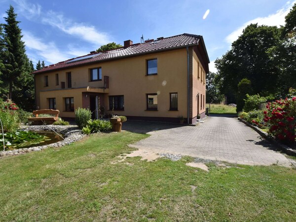 Einladende Ferienwohnung In Zweedorf Mit Grill - Bastorf