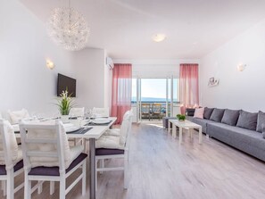 Villa | Dining - Gorgeous Home With Swimming Pool, Hot Tub & Sea View (Crikvenica)