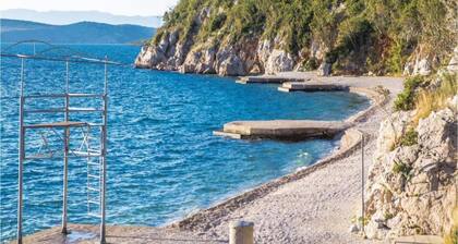 Gorgeous Home With Swimming Pool, Hot Tub & Sea View