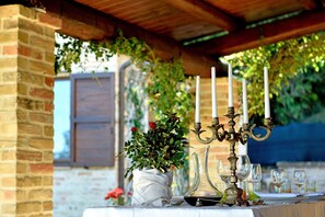 Villa | Interior detail - Elegant Villa in Montecosaro Italy with Hot Tub (Montecosaro)