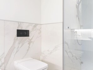 Apartment | Bathroom