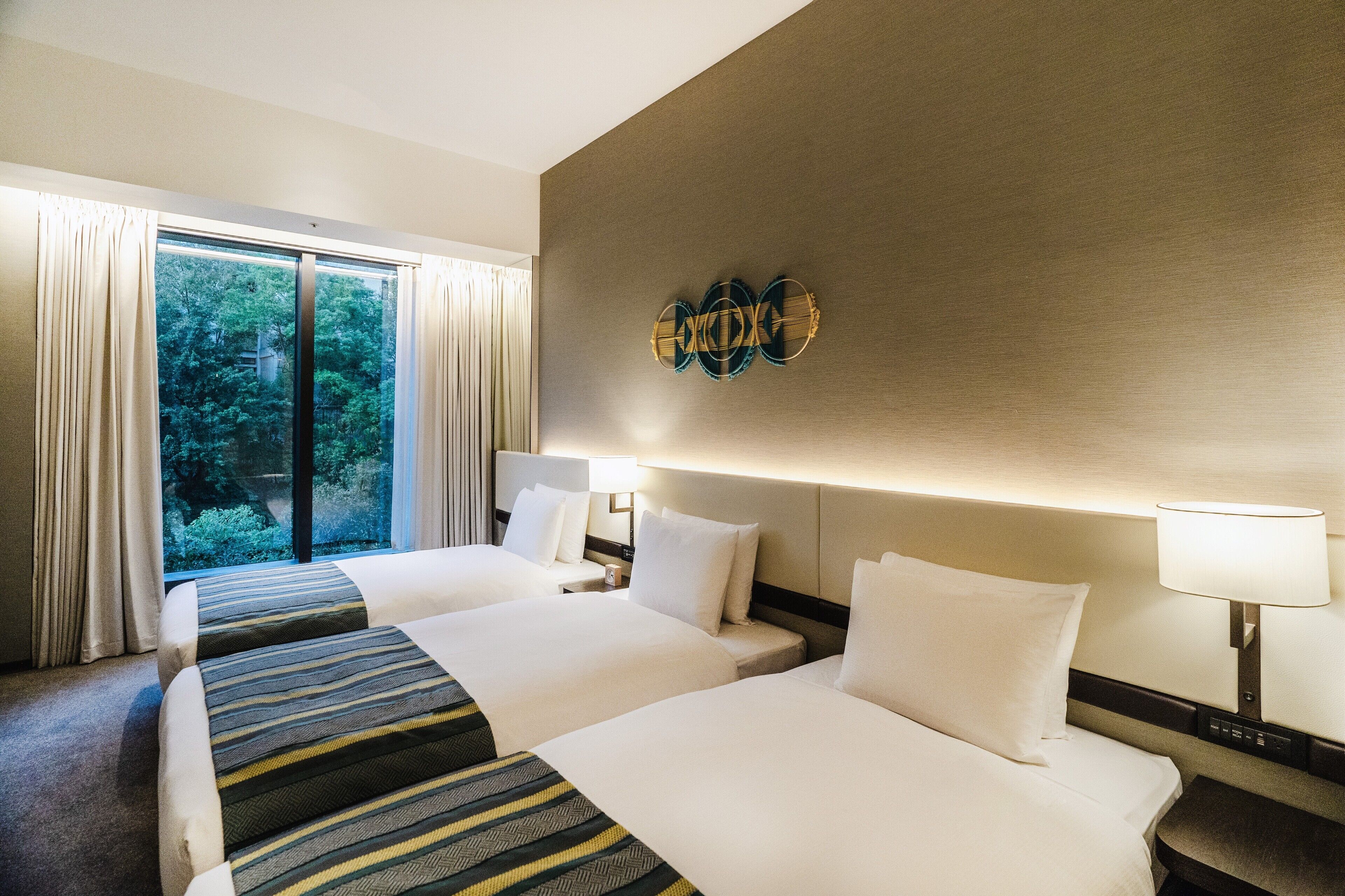 deluxe, 3 beds | city view