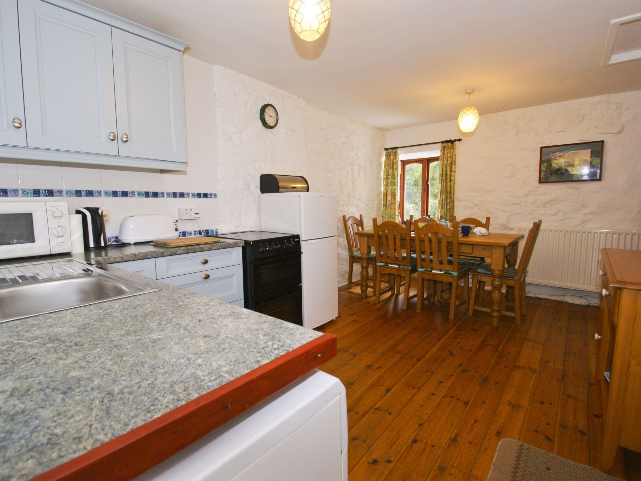 House | Private kitchen | Fridge, microwave, oven, stovetop