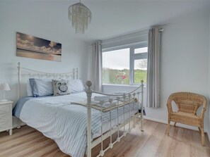 House - Magnificent Holiday Home in Georgeham near Beach (Braunton)