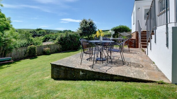 House | Balcony - Magnificent Holiday Home in Georgeham near Beach (Braunton)