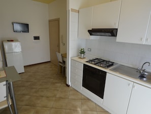 Apartment | Private kitchen | Fridge, oven