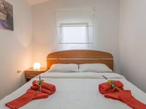 House - Holiday Home in Vir Near Sea Beach (Vir)