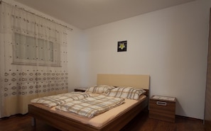 3 bedrooms, bed sheets - Modern Holiday Home in Kremenici With Terrace (Malinska-Dubasnica)