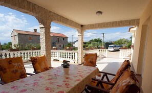 Balcony - Modern Holiday Home in Kremenici With Terrace (Malinska-Dubasnica)