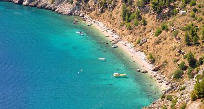 Luxurious Holiday Home in Makarska with Hot Tub