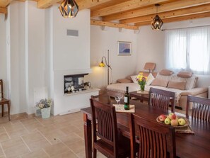 House | Dining