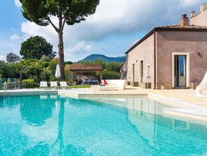 Villa | Pool | Indoor pool, outdoor pool