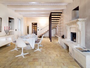 Villa | Dining