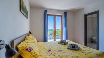 Villa | 4 bedrooms, individually furnished, iron/ironing board, bed sheets
