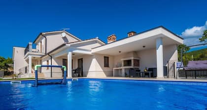 Modern Villa With Private Pool Near Labin and the Beach