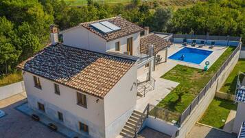 Villa | Exterior