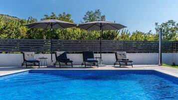 Villa | Pool | Indoor pool, outdoor pool