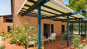 Unclassified image, 2 of 37, button - Traditional Villa in Varano With Private Garden (Ancona)