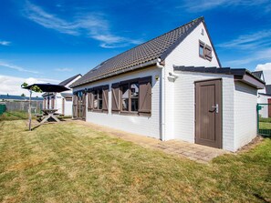 Exterior - Secluded Holiday Home in De Haan With Garden (De Haan)