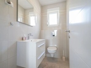 Villa | Badezimmer | Dusche